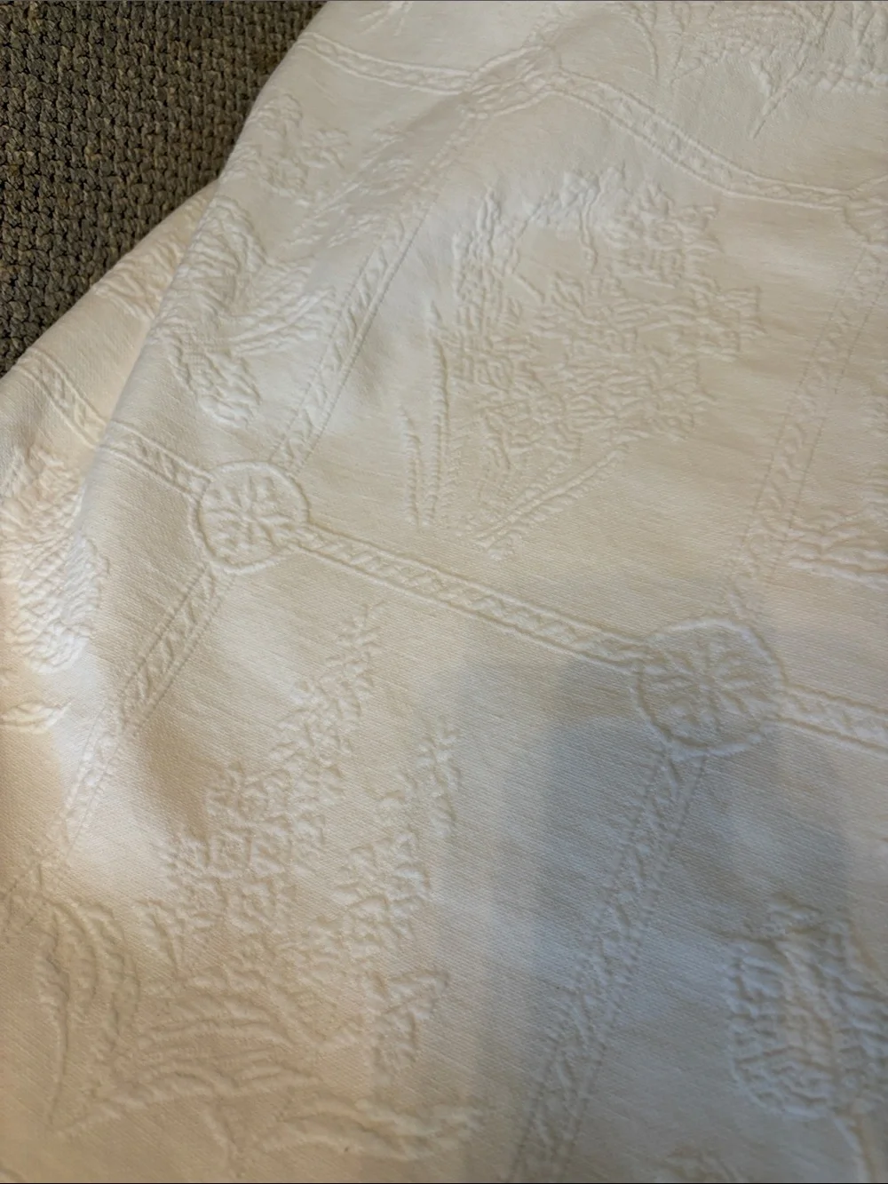 ☁️ Queen Ivory Matelasse Floral Bedspread